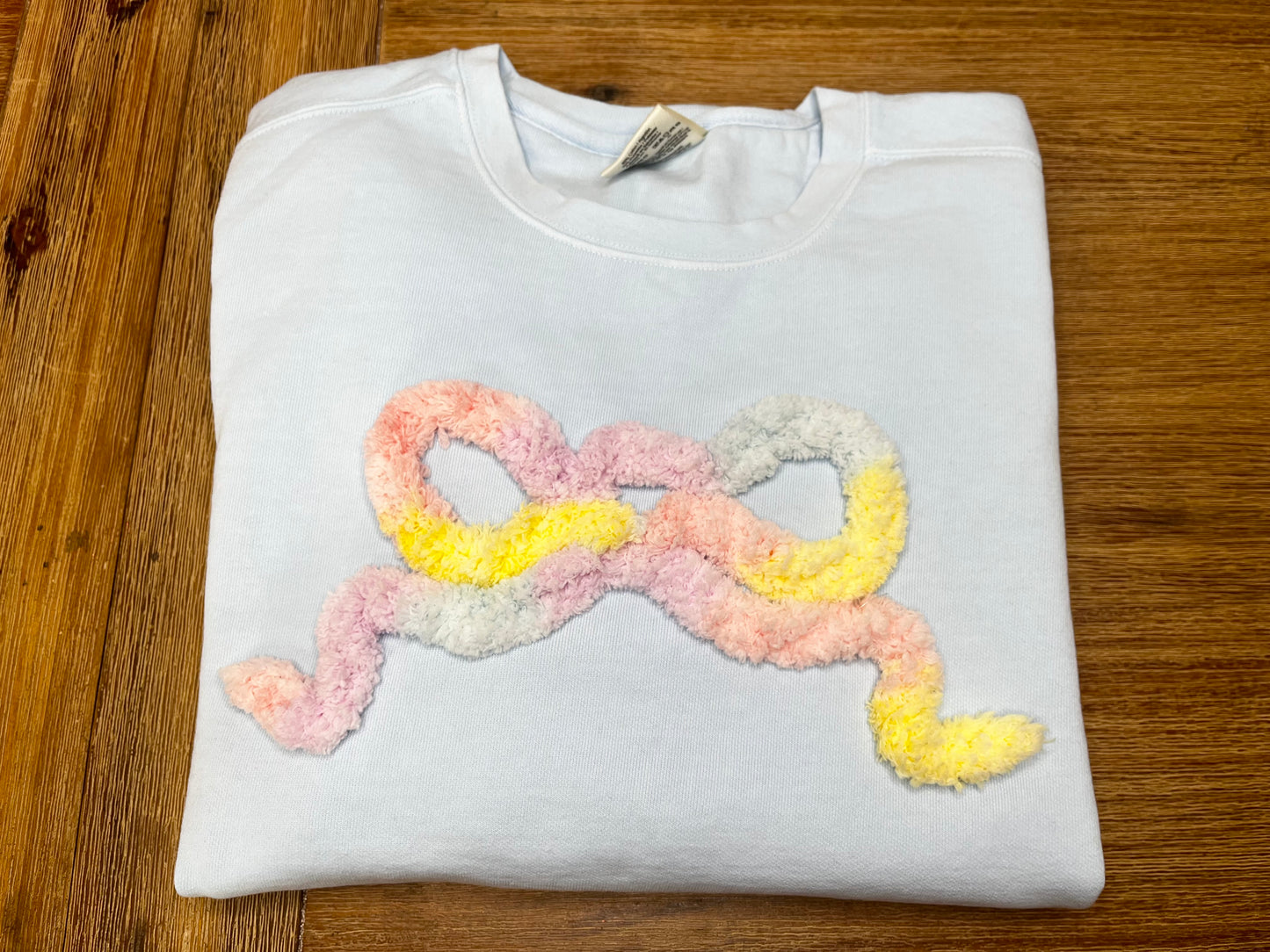 Cute Chenille Yarn Bow Sweatshirt – Cozy and Trendy Design